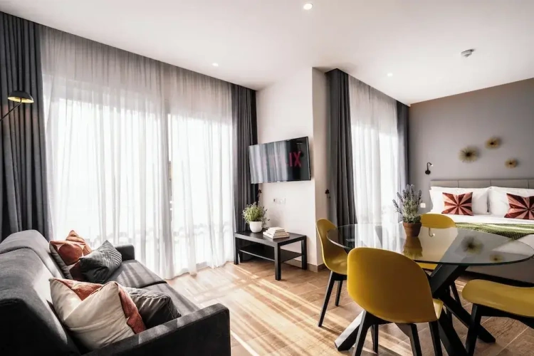 Deluxe Suite
