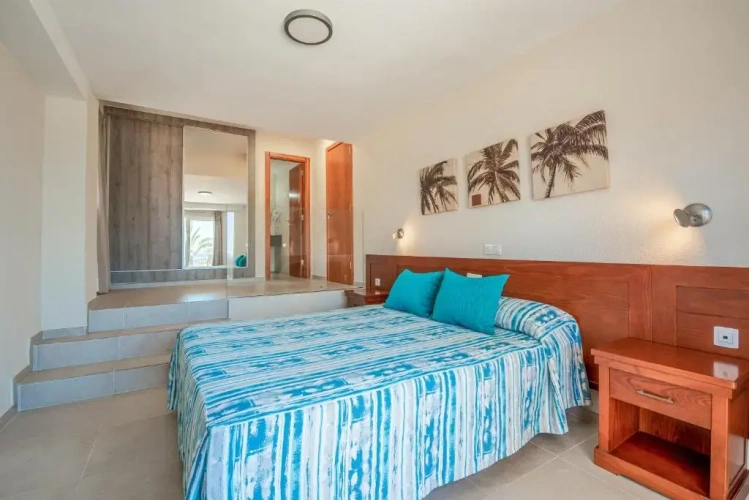 3 Bedrooms Superior Apartment with sea view
