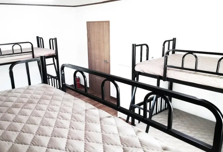 Guesthouse Enoch - Hostel