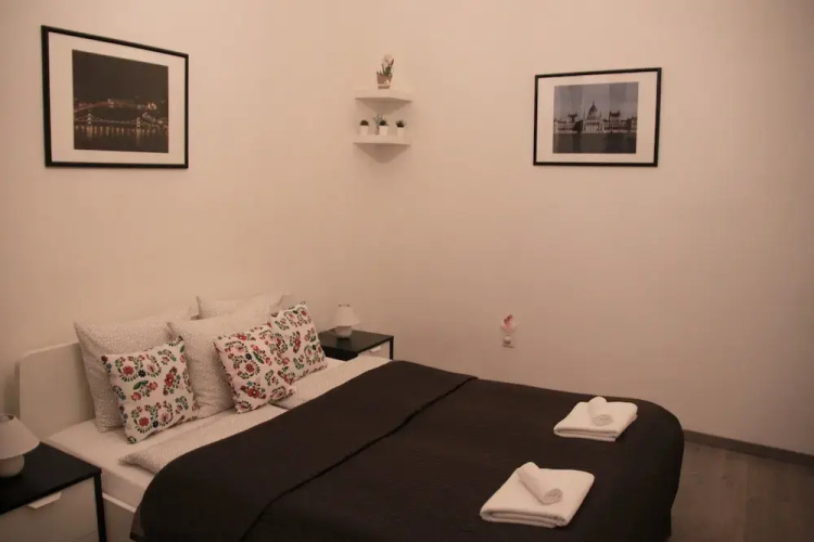 Duna Szecsi Apartmant