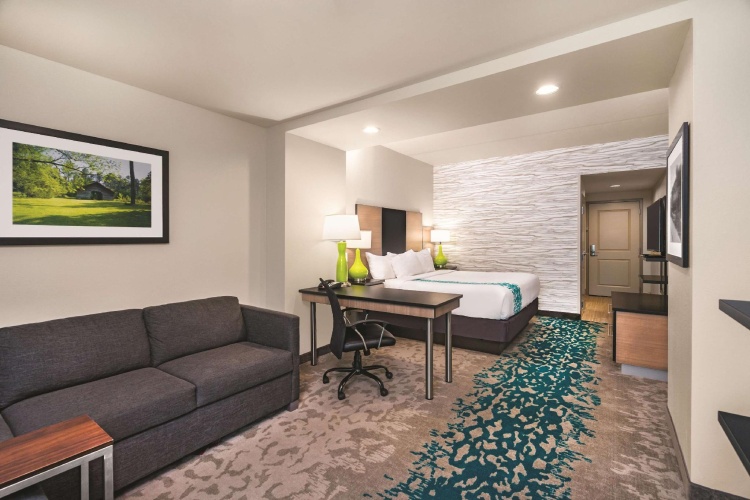 Deluxe Double Suite