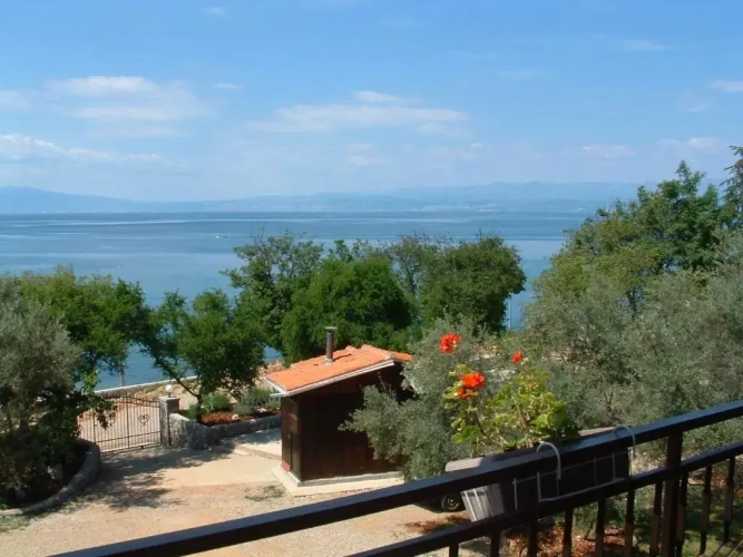 Apartment with sea view