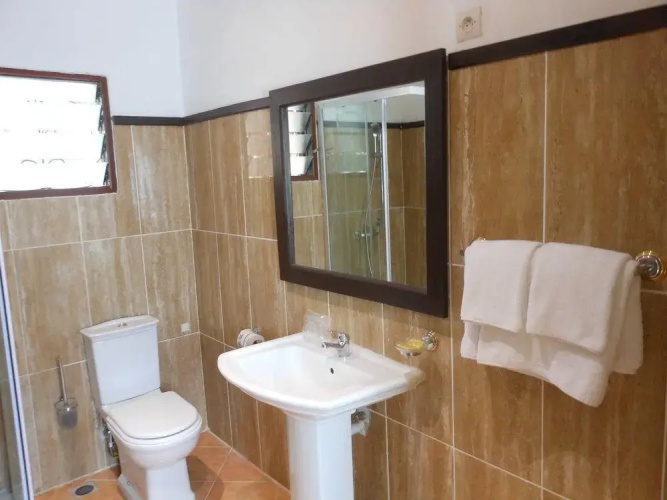 Saara Hotel