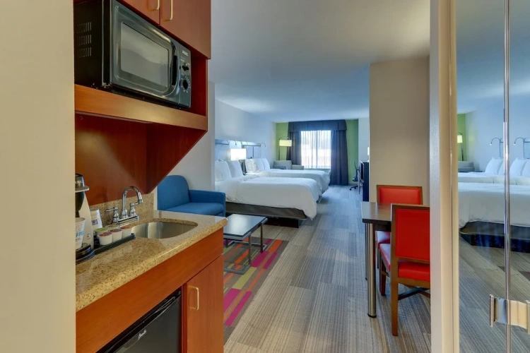 Quadruple Suite