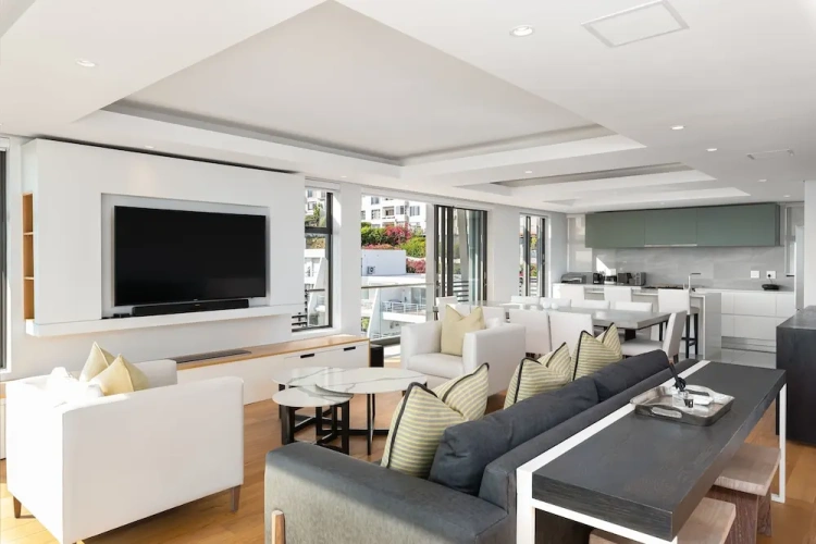 Luxury Apartment with balcony