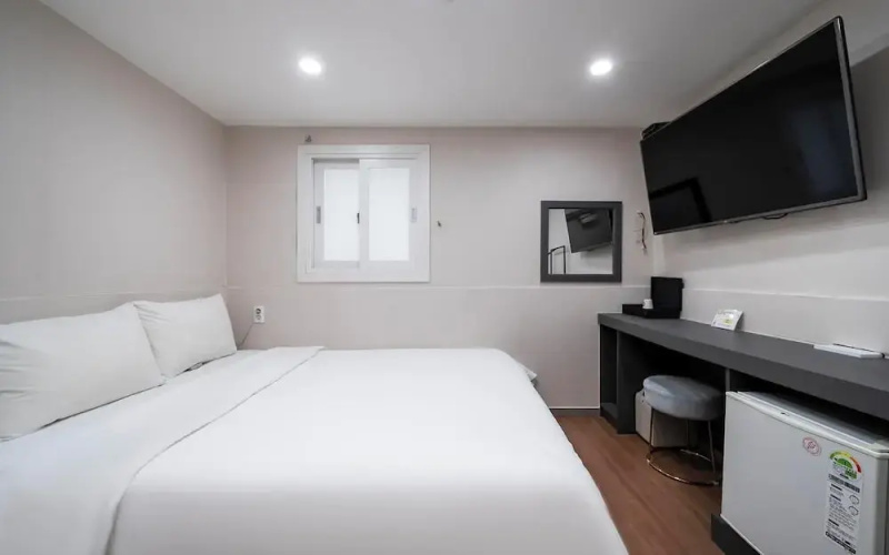 Calm Rest Hotel