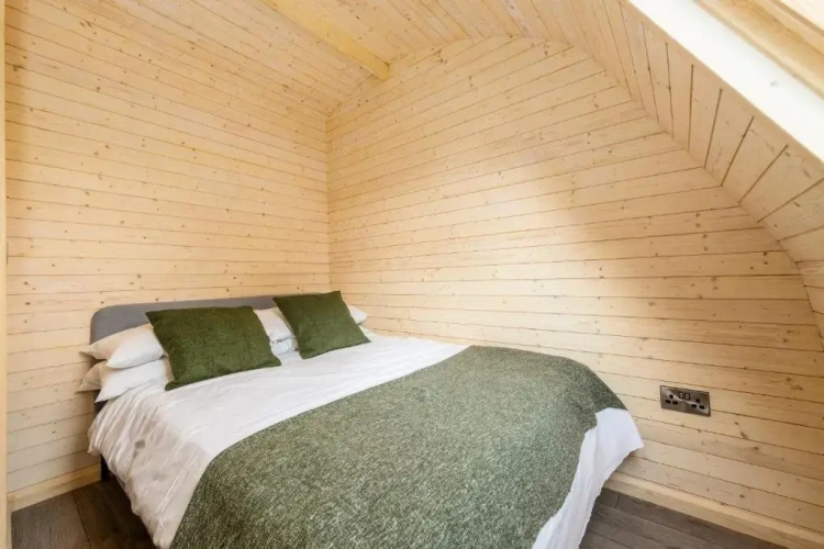 2 Bedrooms Chalet