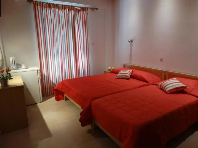 Standard Triple room