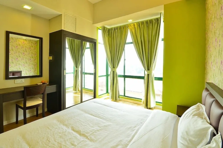 2 Bedrooms Deluxe Apartment with balcony and with city view