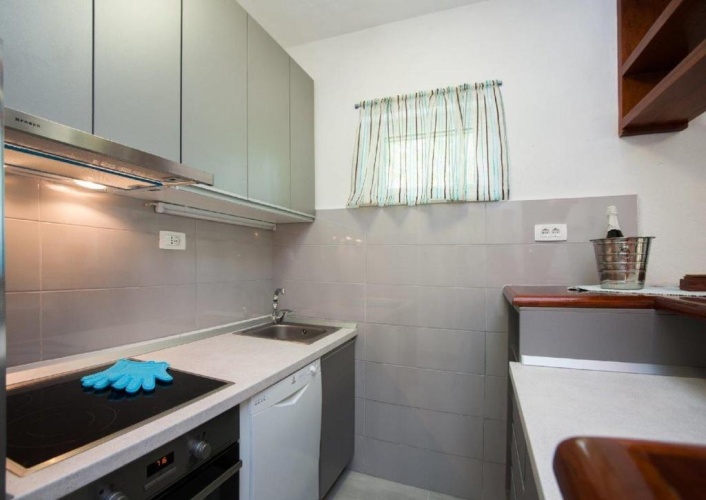 4 Bedrooms Cottage