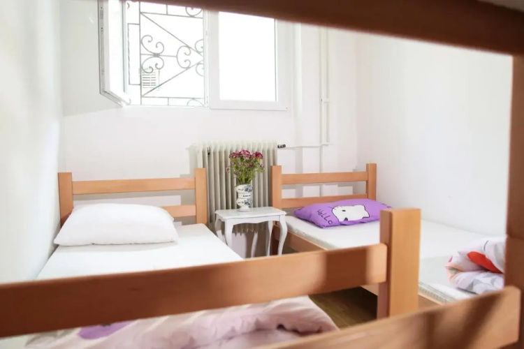 Jellostone Hostel