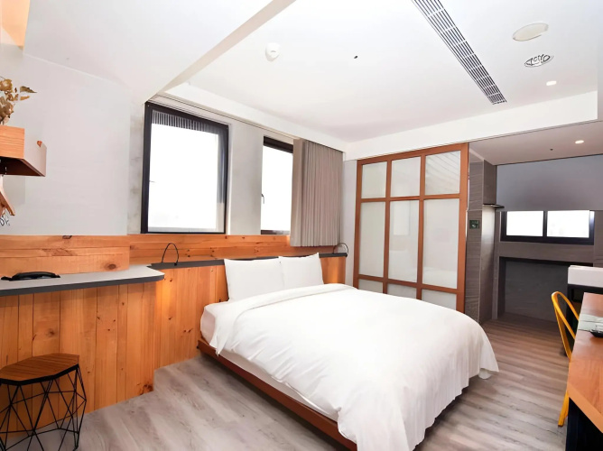 Central Land Hotel
