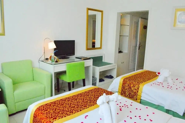 Xinglong Pearl Hot Spring Hotel