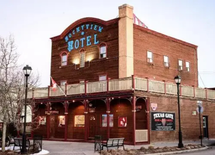 The Cochrane Rockyview Hotel