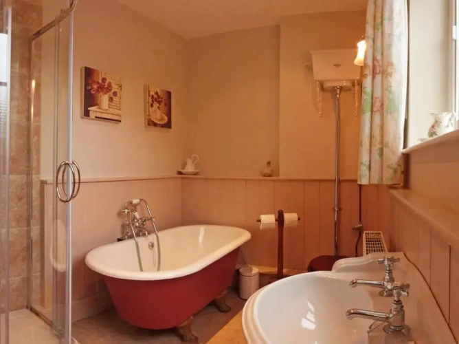 3 Bedrooms Cottage