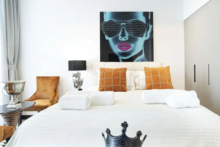 Waves - The Suite Dubai Luxury Studio Waterfront Living