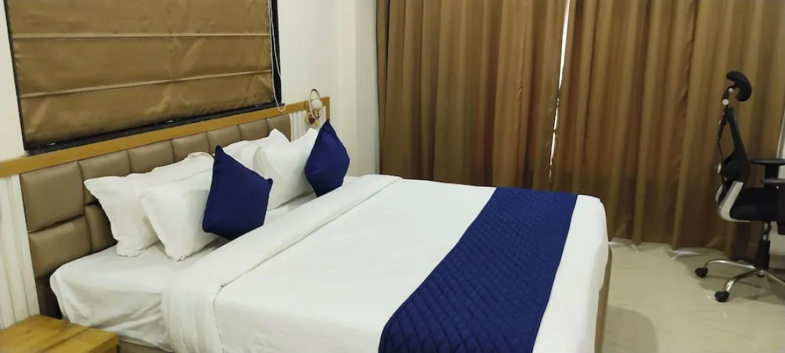 Eastin De Royale