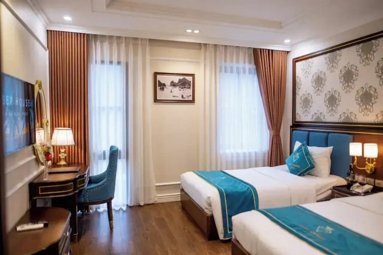Ruby Queen Hotel