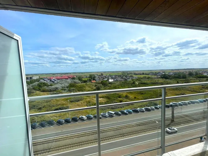 Cozy One-bedroom Apartment With sea View