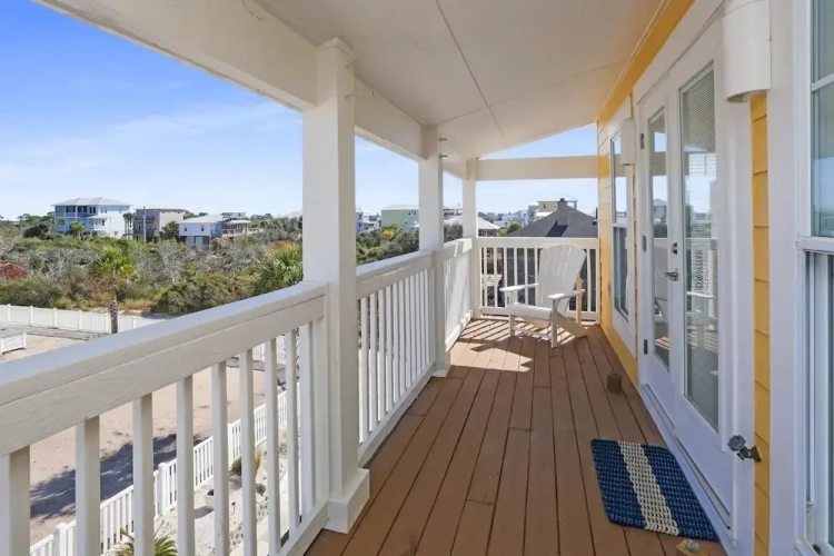 Cottage with balcony