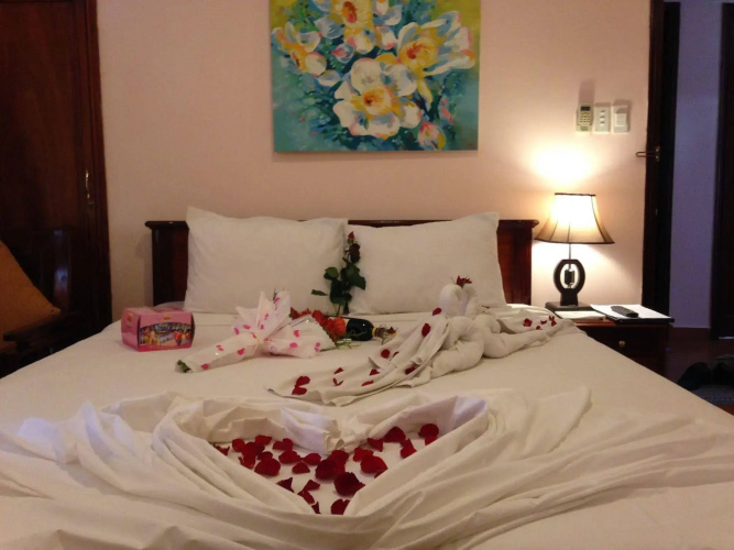 Holiday Diamond Hotel