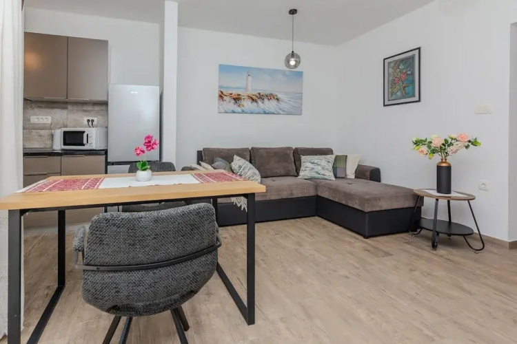 Apartment Mutak