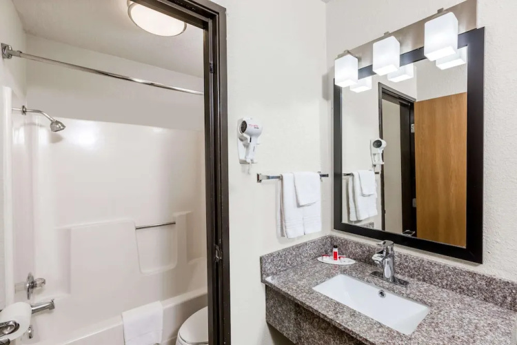 Super 8 Urbandale/Des Moines Area