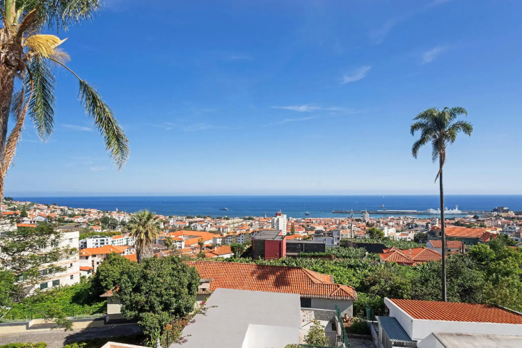 Pina I, amazing panoramic view
