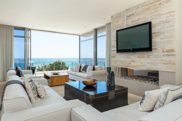 1st Cres Street 14