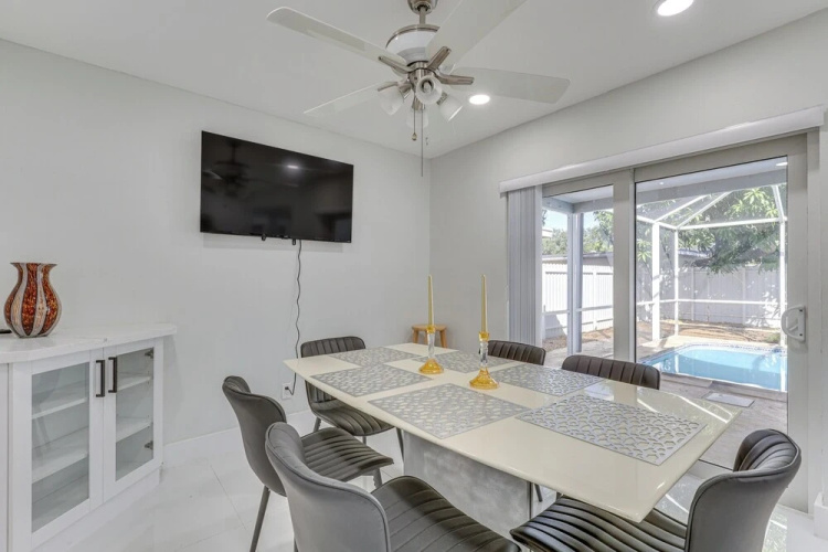 3 Mi to Hard Rock Stadium: Home w/ Fenced-in Yard!