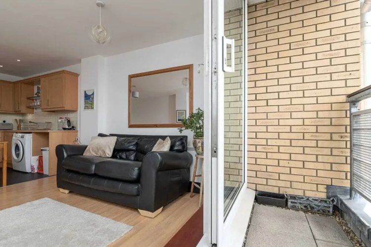 Wonderful 1BR Flat With Balcony - Hackney Downs