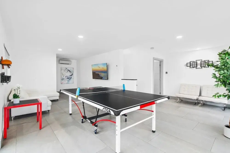 Apt W/patio, Balcony & Mini-golf
