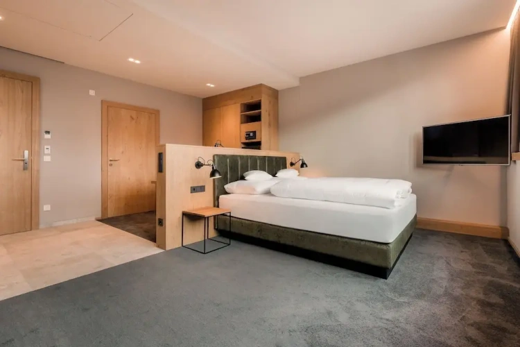 Deluxe Triple room with balcony