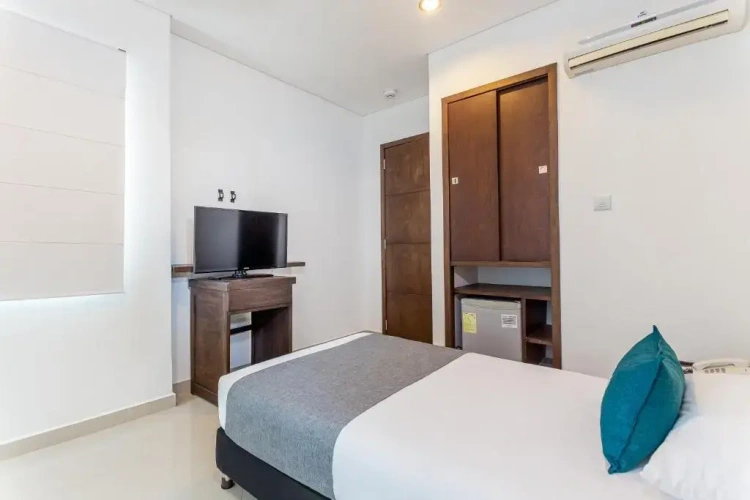 Standard Twin room with balcony