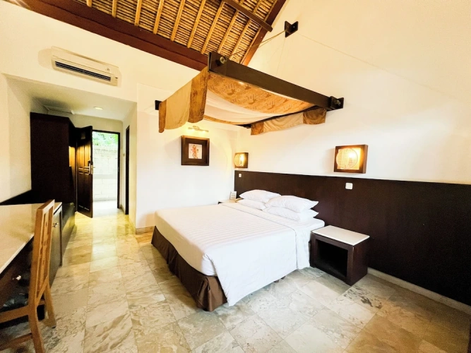 Deluxe room with balcony and with view