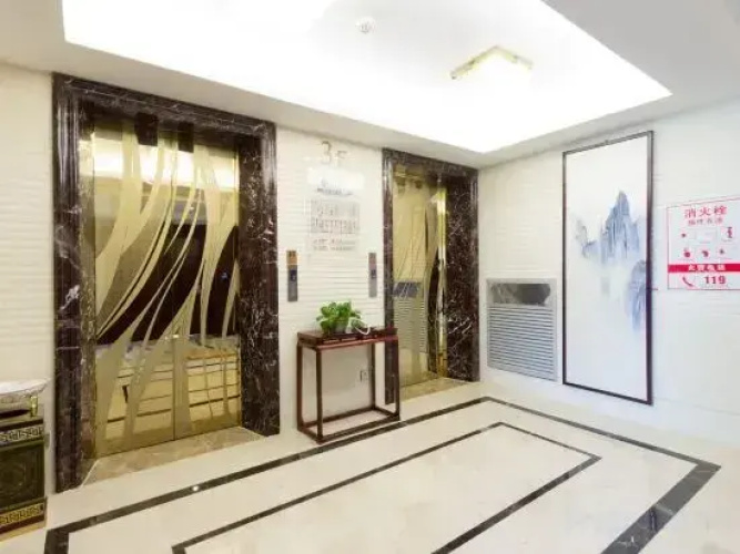 Huayun Hotel