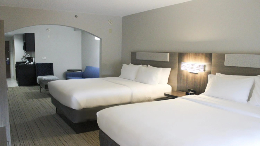 Holiday Inn Express & Suites Hope Mills-Fayetteville Arpt by IHG