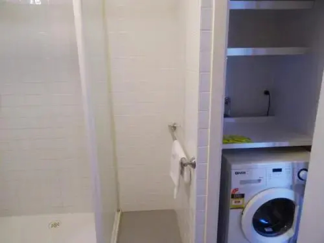 250e Apartments