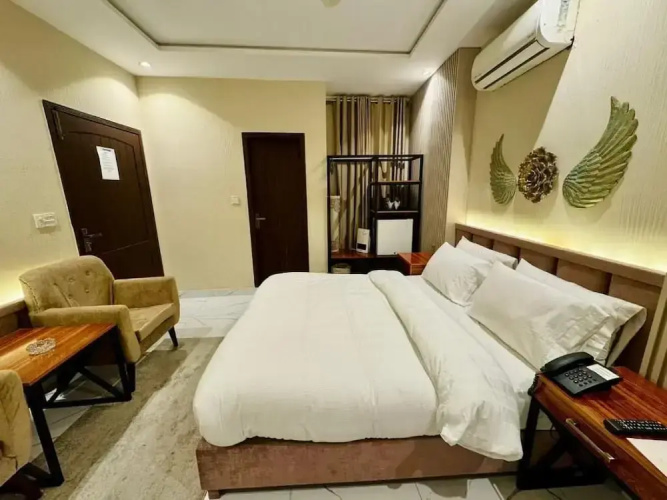 Shelton Boulevard Hotel Lahore