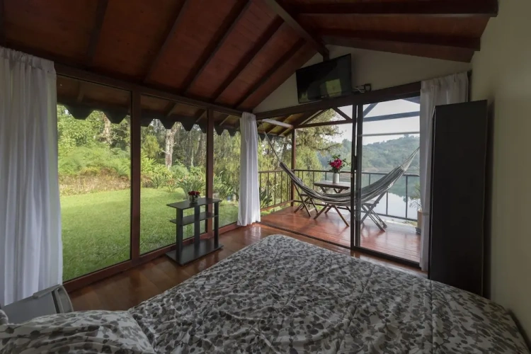 Bungalow with balcony
