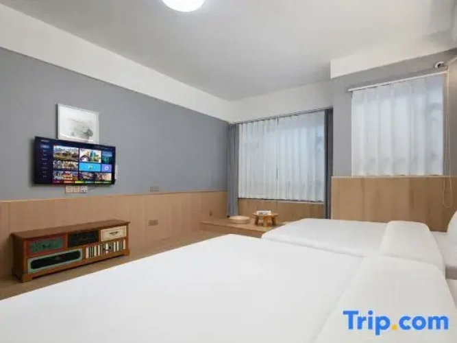 Standard Twin Family room with city view