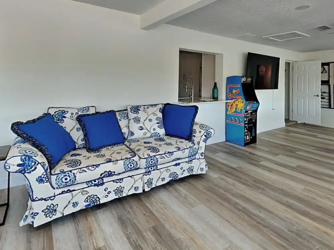 Dolphin View Oasis by Distinctive Beach Rentals