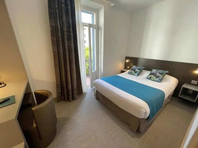 Superior Double room with patio view