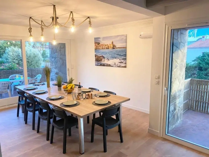 4 Bedrooms Cottage