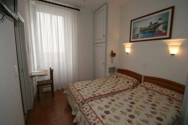 Hotel Magenta