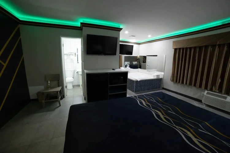 1 Bedroom Suite