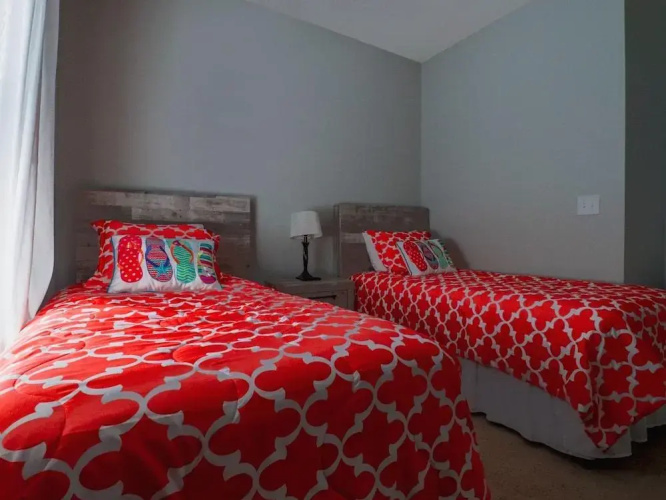 Arbor Trace #524 2 Bedroom Condo by RedAwning