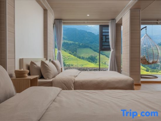 Standard Family room with sunrise view