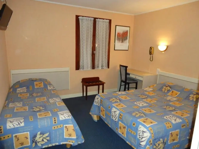 Standard Triple room