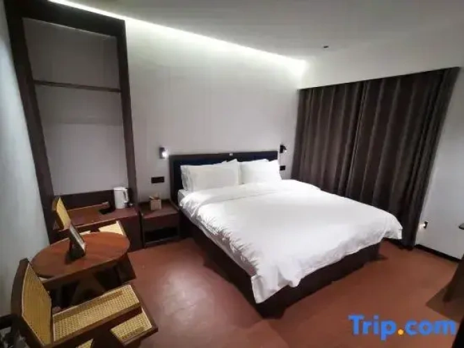 3 Bedrooms Suite with balcony and with sea view